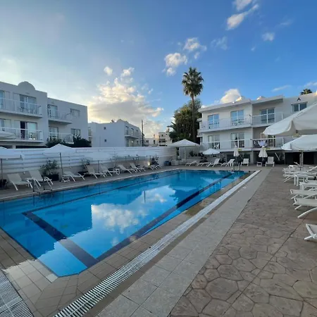 Mandarin 1-bedroom W/pool In Апартаменты Айя-Напа
